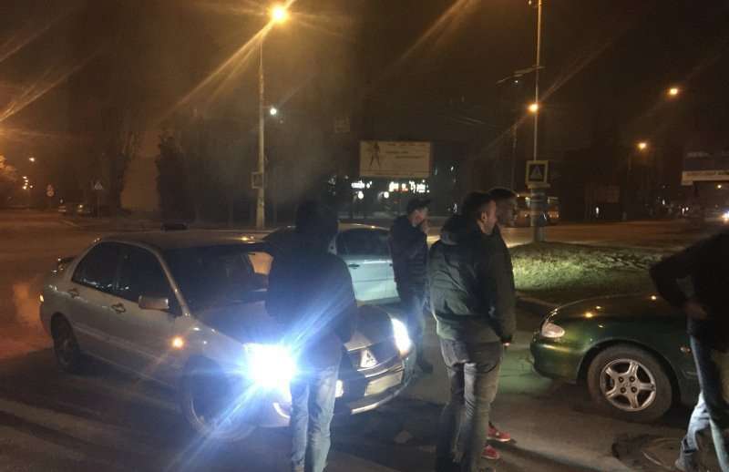 В новогоднюю ночь в Николаеве пьяный ухажер устроил погоню за такси
