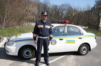 200 патрульных машин вывело ГАИ для охраны дорог Украины