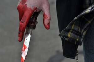 В Луганской области пассажир такси ударил ножом водителя и сбежал