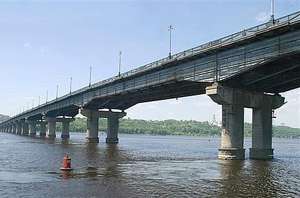Ограничение движения на мосту Патона до мая 2012 года