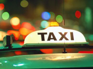 Слухи о едином тарифе такси в Москве опровергнуты