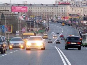 Виктор Янукович обяжет водителей ездить днем с ближним светом