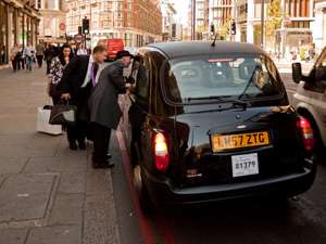 По оценкам туристов в Лондоне лучшее такси мира