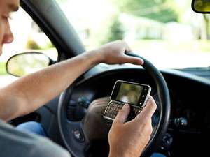 Мобильный интернет за рулем - опасная тенденция