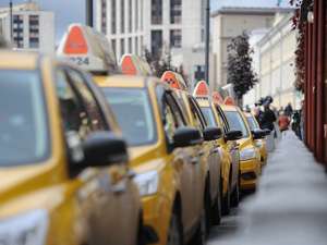 В 2013 году на привокзальных площадях Москвы введут единый тариф такси