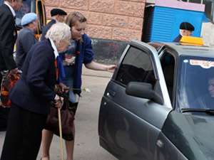 В Харькове ветеранов будут бесплатно возить на такси