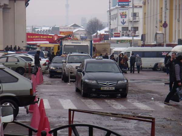 Киевские таксисты жалуются на отсутствие заказов