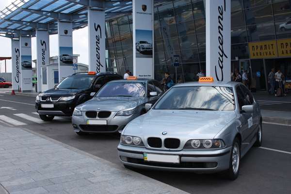 В два счетчика: почему в Киеве дорожает такси, а качество услуг не улучшается