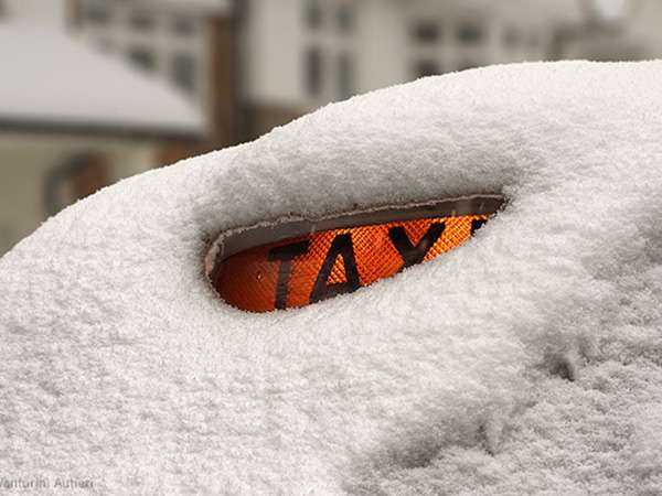 Виноват снег: в Харькове выросли цены на такси