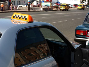 Антимонопольщики выступили против рекламы нелегальных такси